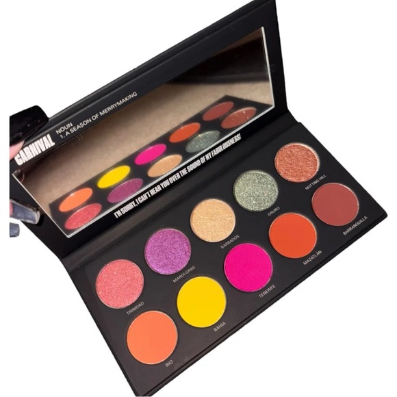 UOMA BEAUTY BLACK MAGIC ‘CARNIVAL’ EYESHADOW PALETTE - Picture 1 of 6